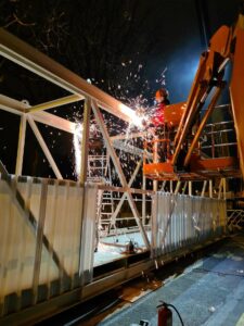 pose métallerie chantier installations nocturnes et interventions terrain