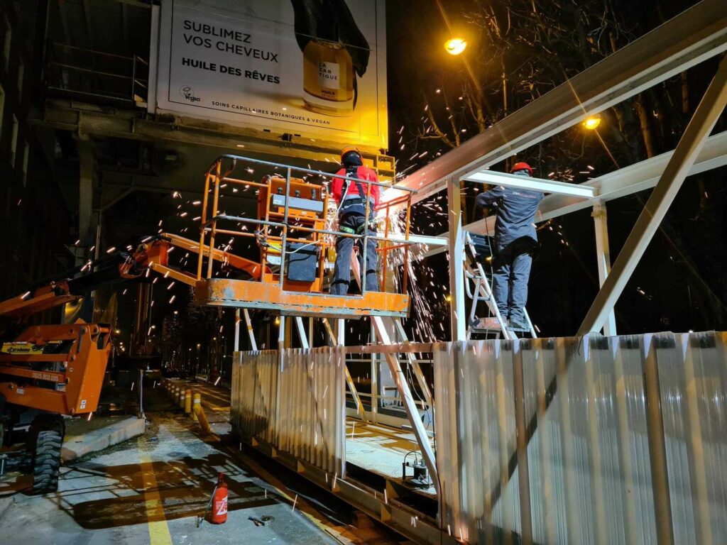 csv10400-Demontage-de-charpente-bouygues-web