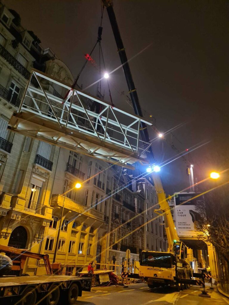 csv10500-Demontage-de-charpente-bouygues-web