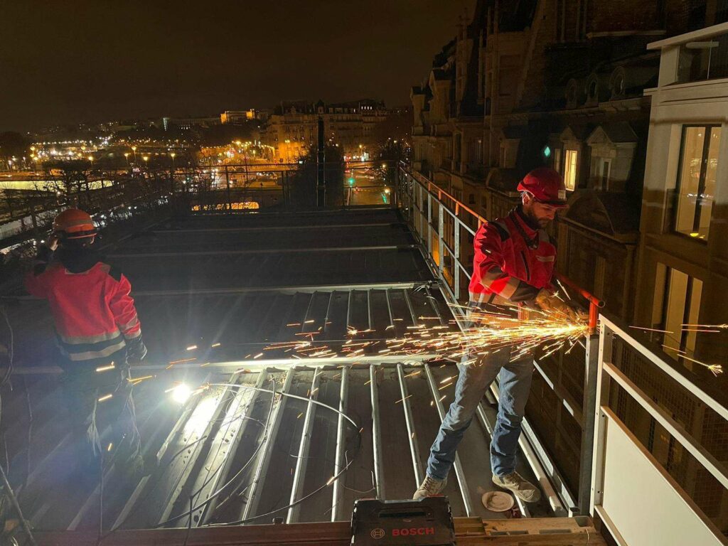 csv10700-Demontage-de-charpente-bouygues-web