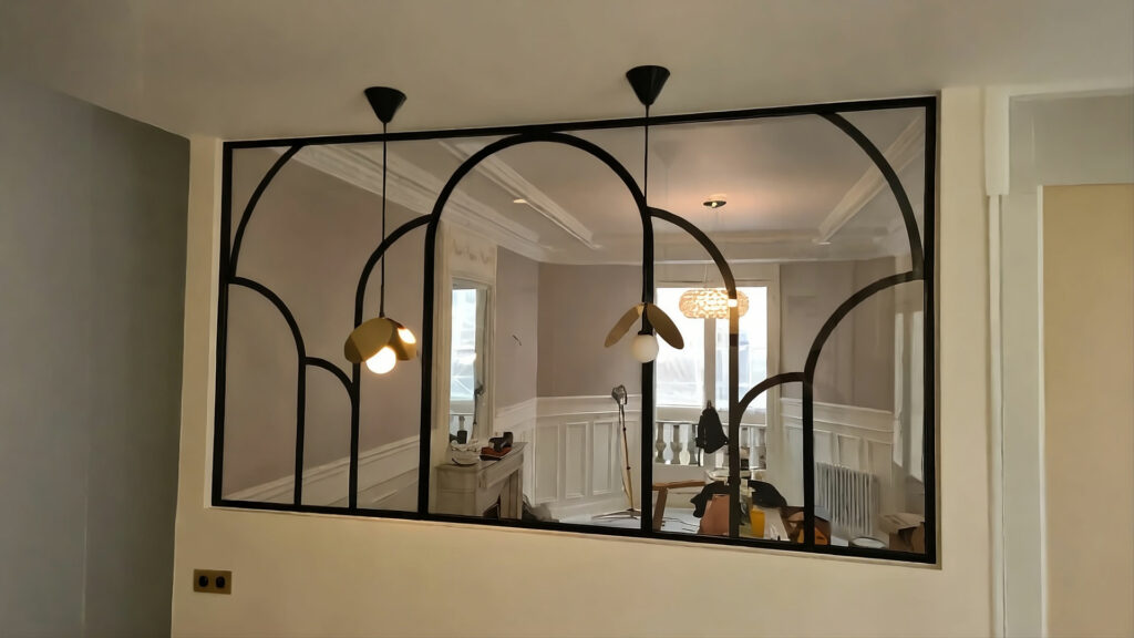 CSV-Verriere-interieure-design-decoupes-arrondis Gamme métallerie sur mesure