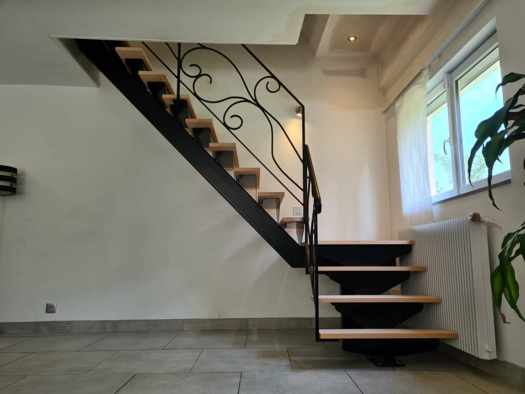 csv05900-fabricant-escalier-metal-bois-sur-mesure-web Gamme métallerie sur mesure