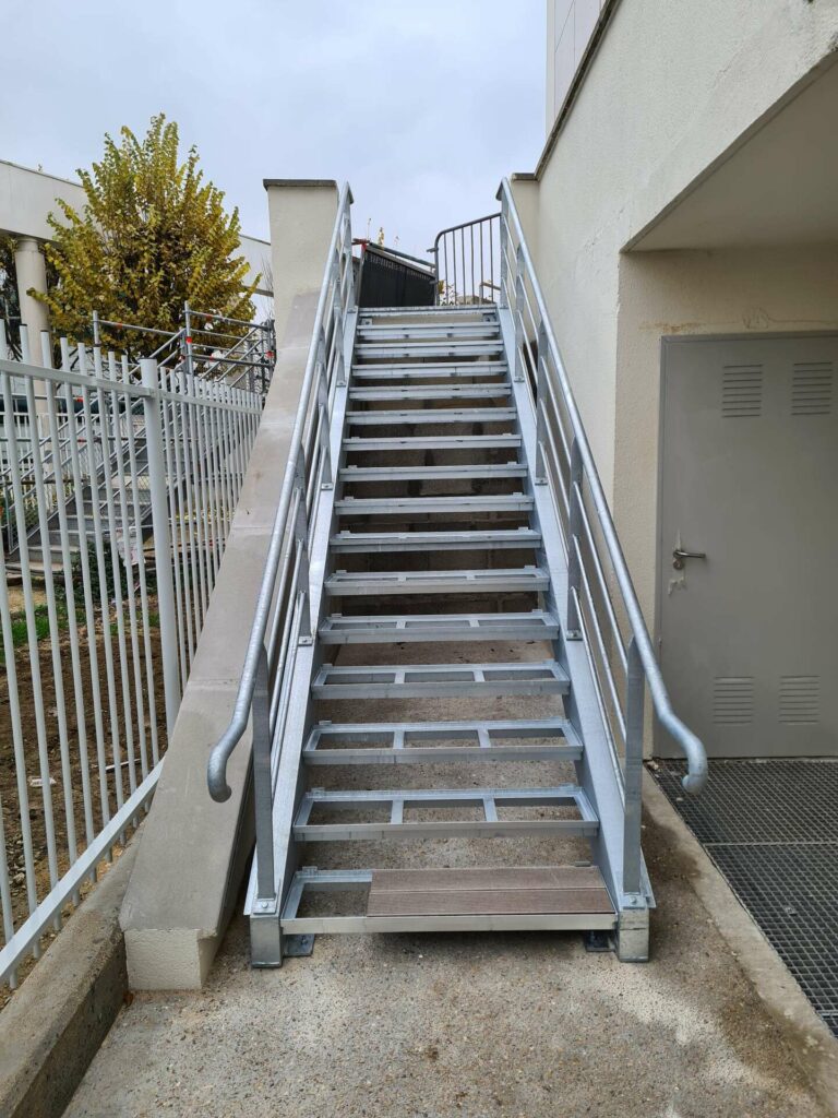 csv103400-web Escaliers Métalliques Sur Mesure et Garde-Corps